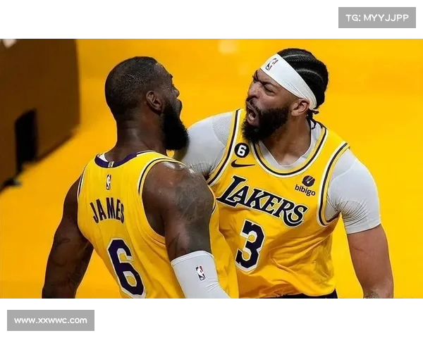 NBA最新动态:詹姆斯确认续约湖人队并携手年轻球员冲击总冠军 NBA最新动态:詹姆斯确认续约湖人队并携手年轻球员冲击总冠军